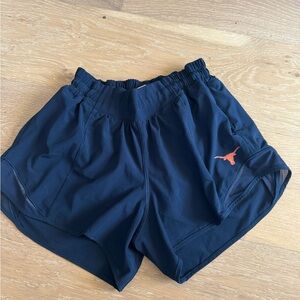 Lululemon navy hotty hot shorts size 6 4” inseam UT Austin longhorn EUC